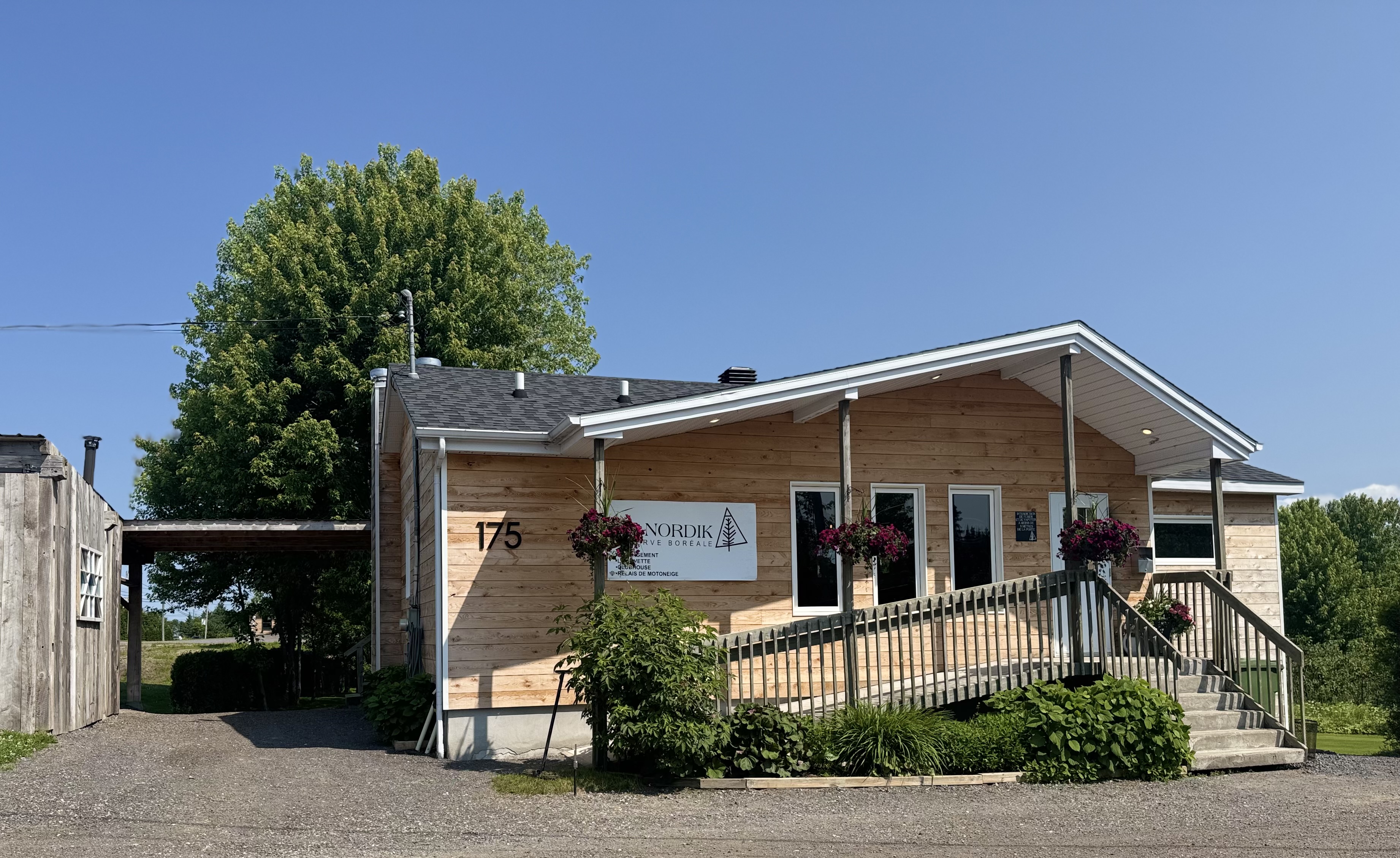 The clubhouse at the Le Nordik Réserve Boréale golf course