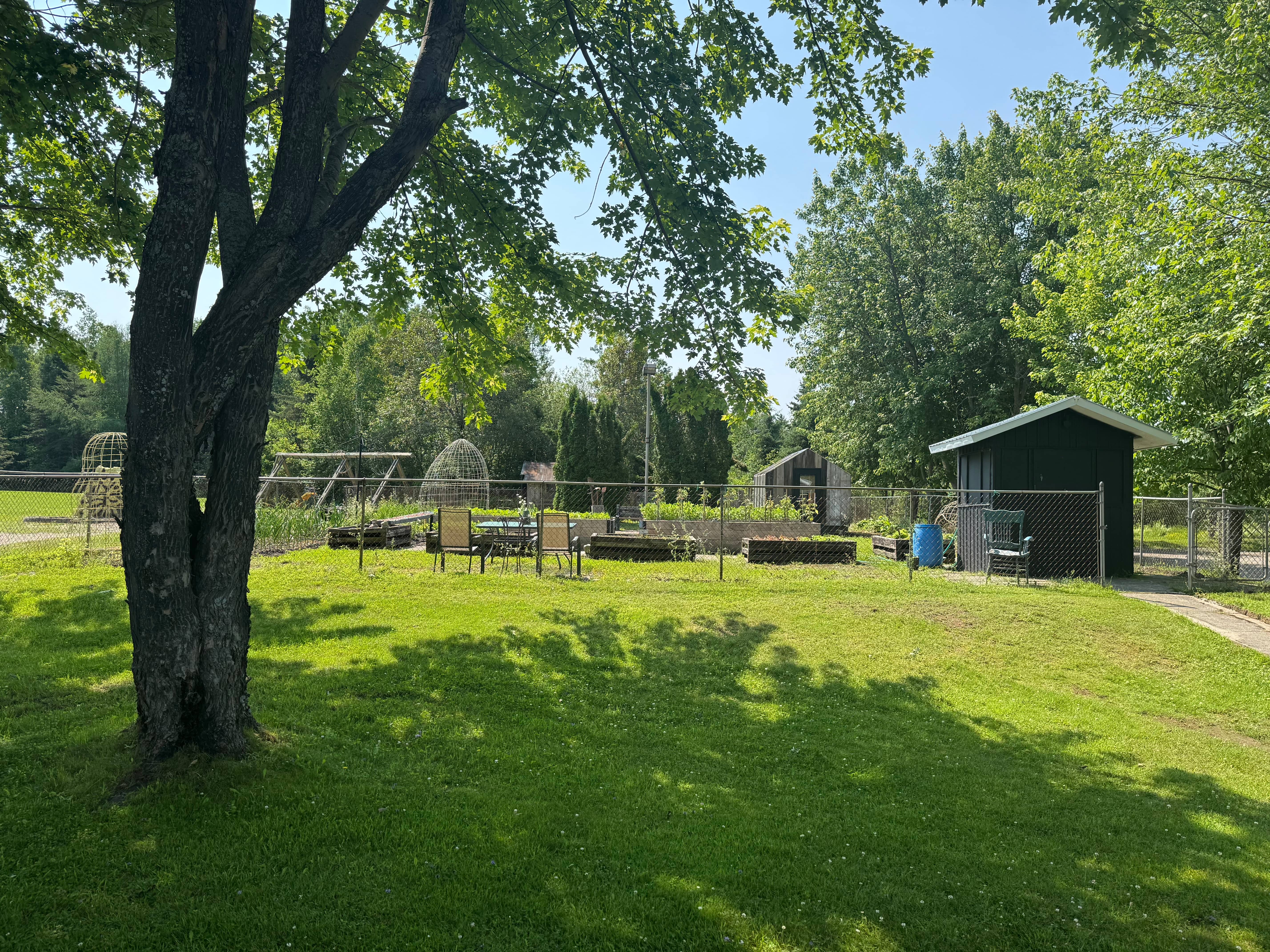 The washroom building at the Le Nordik Réserve Boréale campground