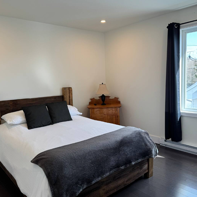 The first bedroom at Le Duplex Nordik