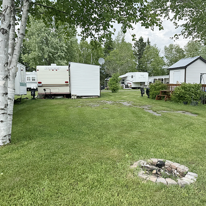 Camping in the wild in Bégin